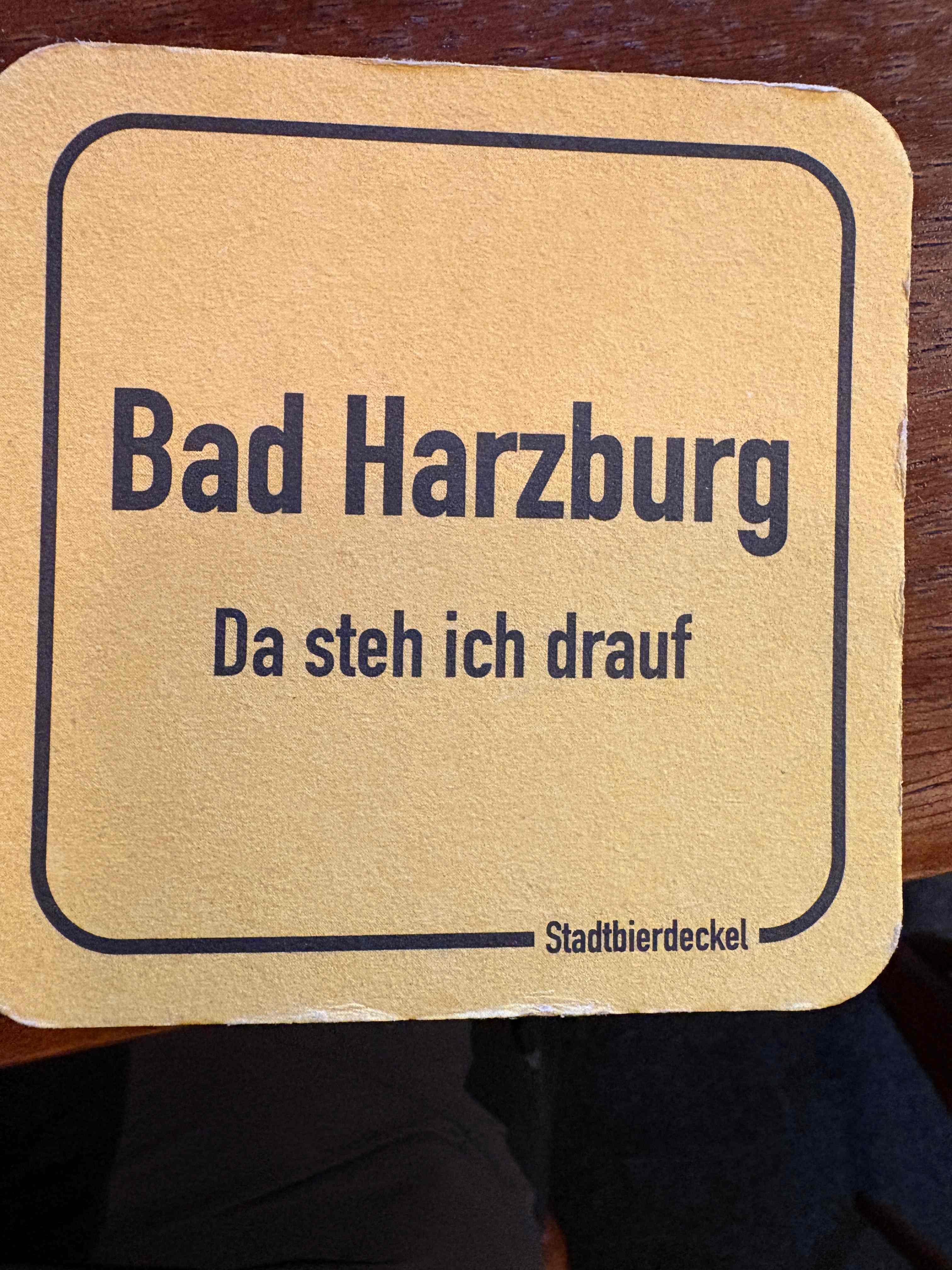 Ein Bild, das Text, Rechteck, Schild, Matte enthlt.

KI-generierte Inhalte knnen fehlerhaft sein.